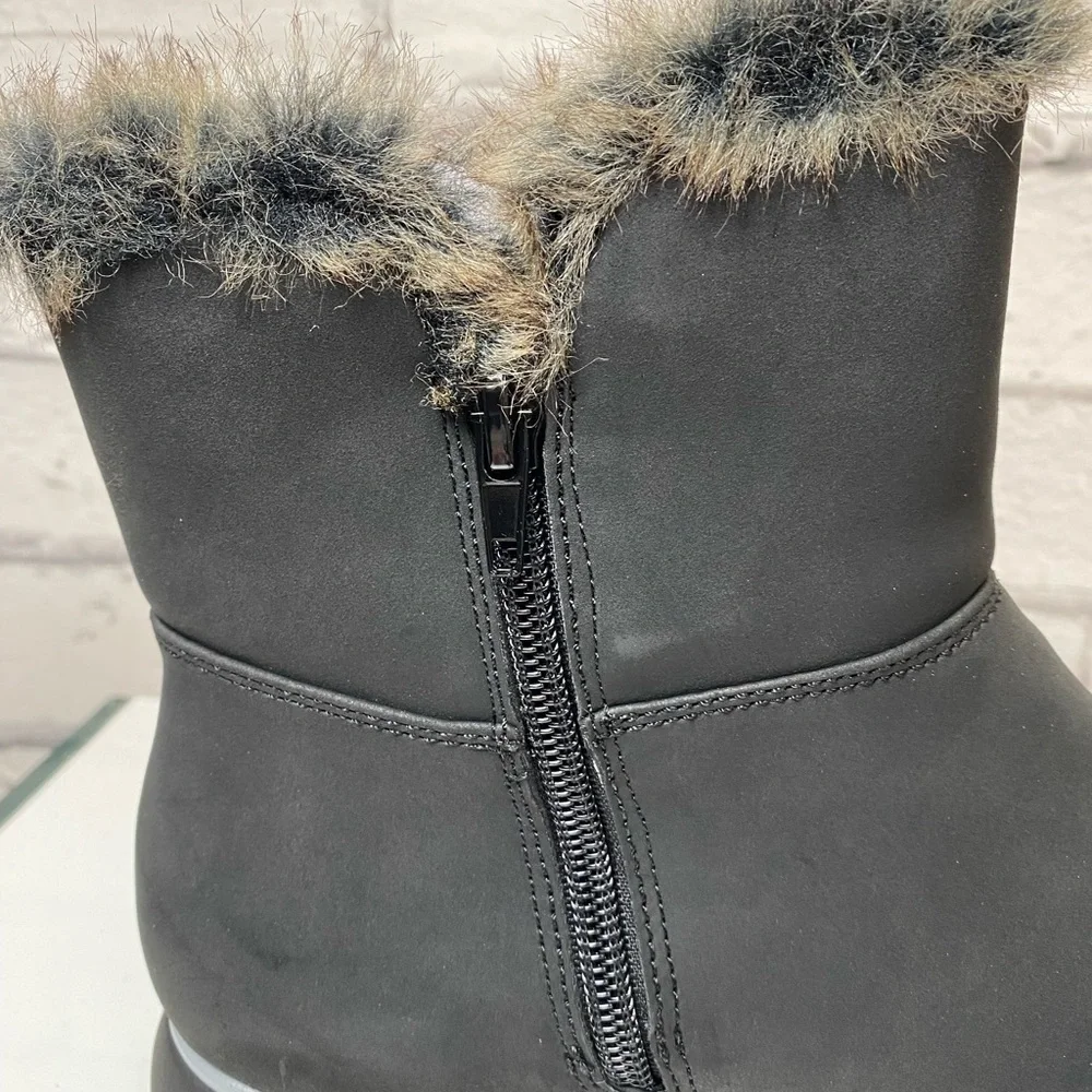 London Fog Black Faux Fur Fleece Lined Boots size 8